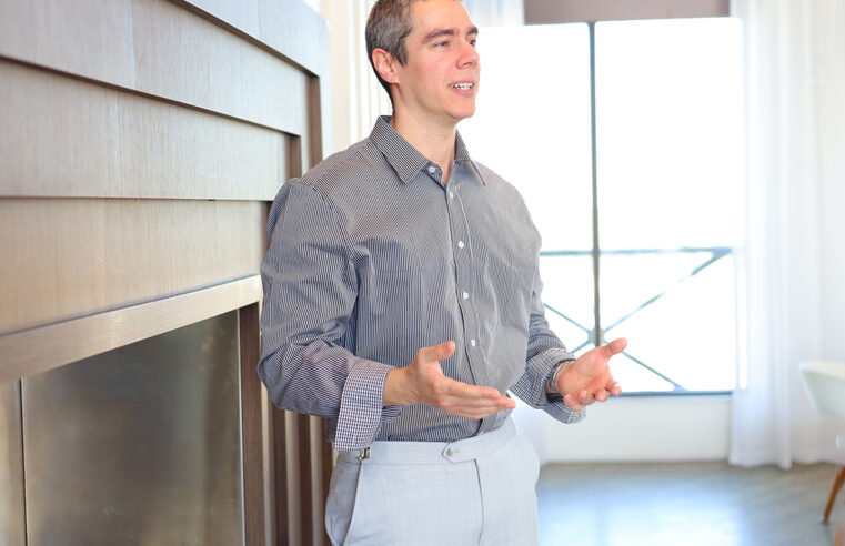 Engenheiro de redes Alexandre Carneiro lança livro sobre o futuro da conectividade e a nova infraestrutura da sociedade digital